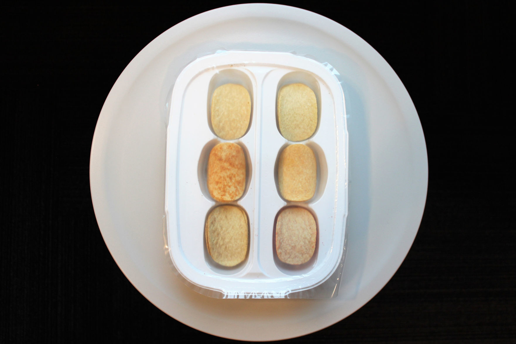 FOOD-WE-TRIED-IT-PRINGLES-FRIENDSGIVING-1-TB.jpg